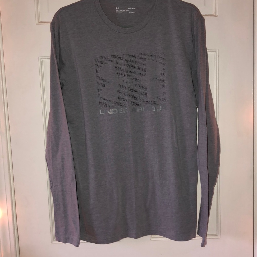 Under armor long sleeve T-shirt!